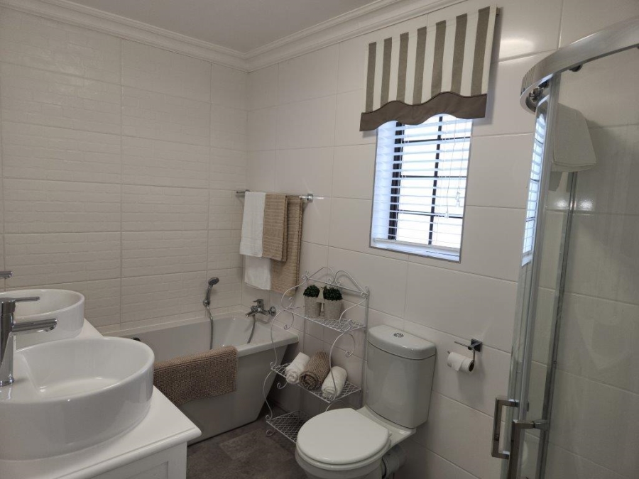 3 Bedroom Property for Sale in Vakansieplaas Western Cape